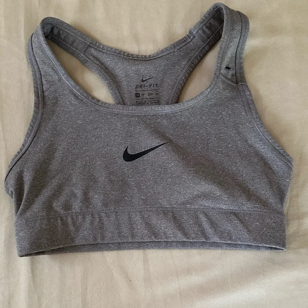 Nike workout bra - Picture 1 of 1